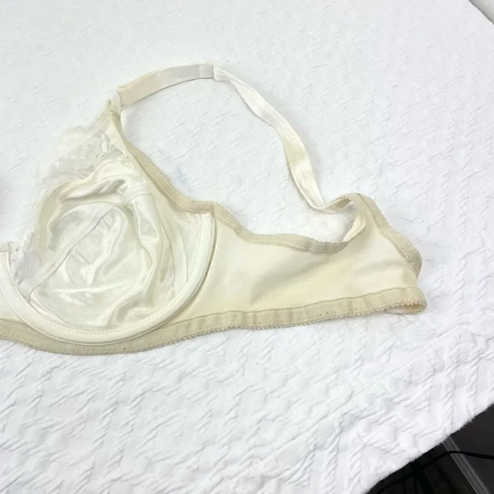 BUY 1 GET 1 FREE underscene 38c cream vintage bra